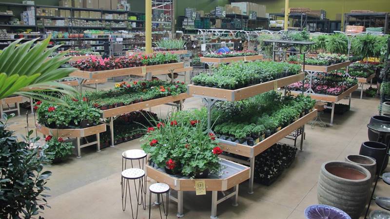 El mobiliario AMOR rediseña la zona de plantas y flores de “Urban Hardware”