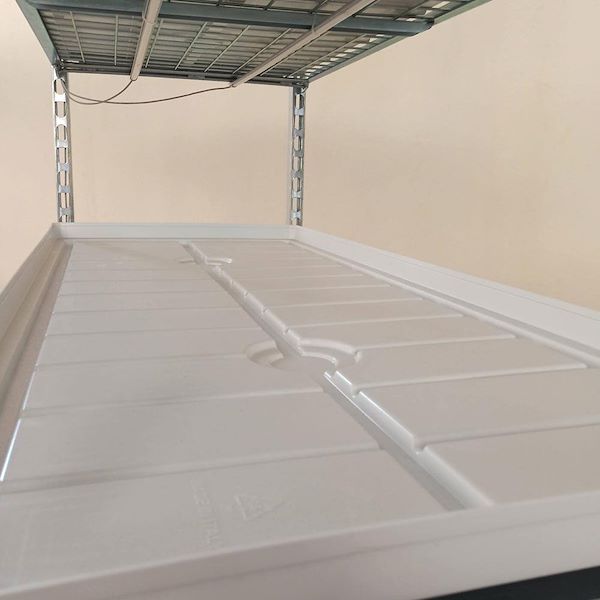 Drahtgeflechtwagen mit LED-Beleuchtungsset für Mikrogrün