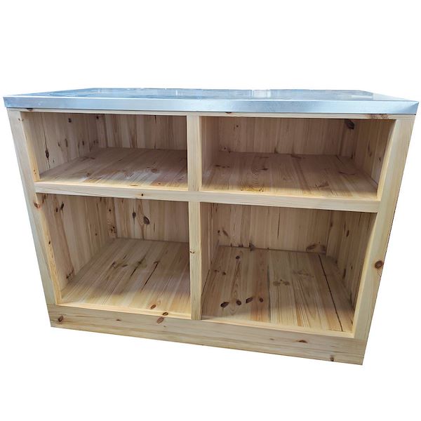 Mostrador de madera natural y superficie de chapa metálica galvanizada