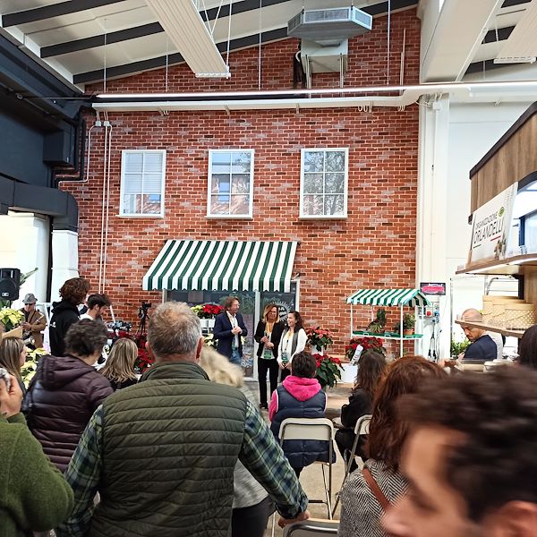 Orlandelli presents the new shopfitting concept for the wrapping area of plants and flowers