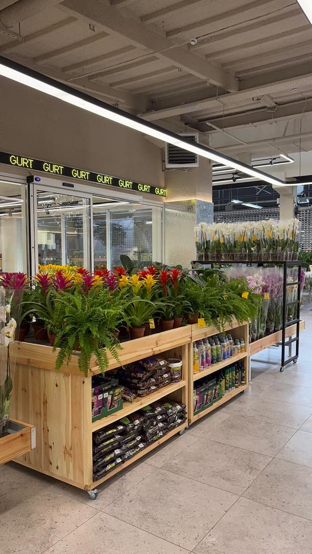 Gurt Flora wählt die Möbel von Orlandelli für seinen imposanten Store in Kiew