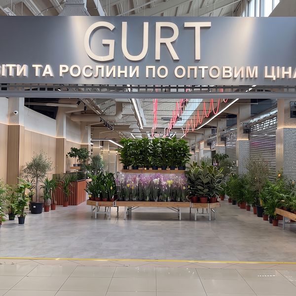 Gurt Flora wählt die Möbel von Orlandelli für seinen imposanten Store in Kiew