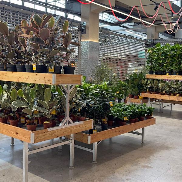 Gurt Flora wählt die Möbel von Orlandelli für seinen imposanten Store in Kiew