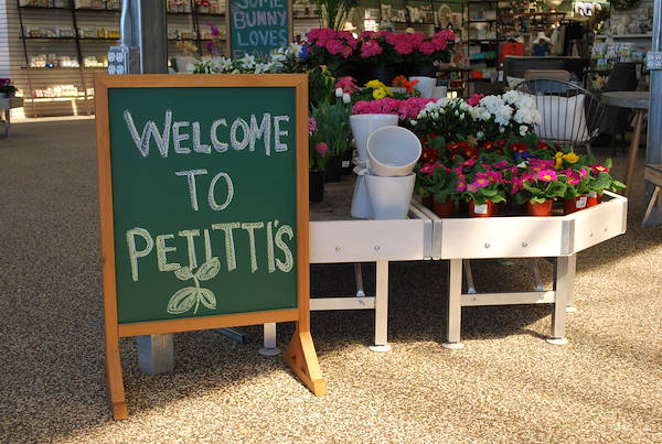 Inauguran los nuevos Petitti Garden Center