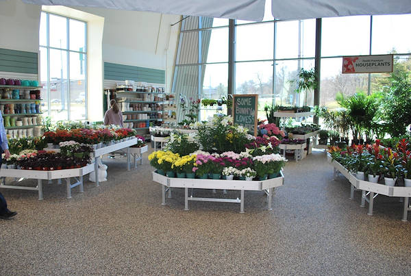 Inauguran los nuevos Petitti Garden Center