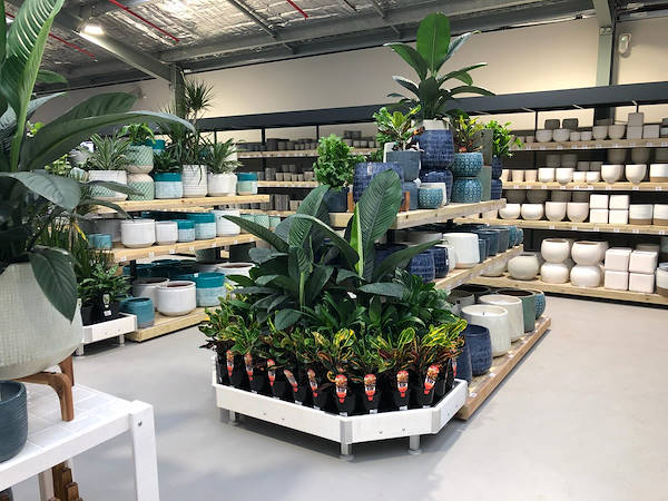 Neuer Garten Center Flower Power“