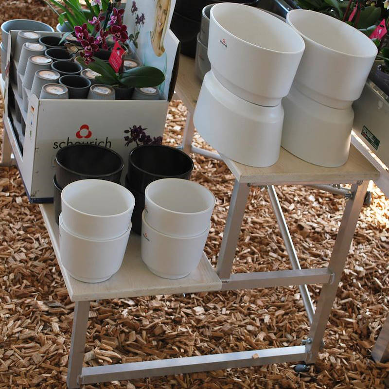 Stufenverkaufstisch mit 2 Ebenen aus Holz