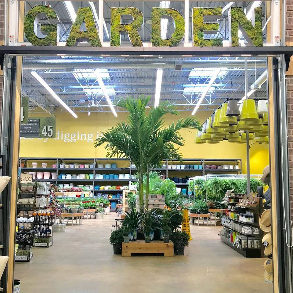 AMOR furniture redesigns the live goods area of "Urban Hardware".